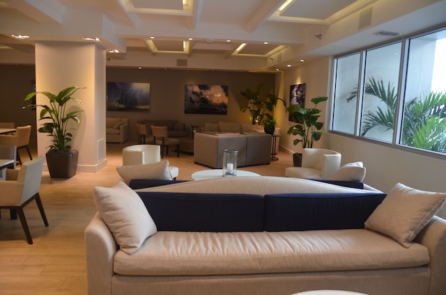 リビエラ ラグジュアリー リビング アット ザ デコプラージュ