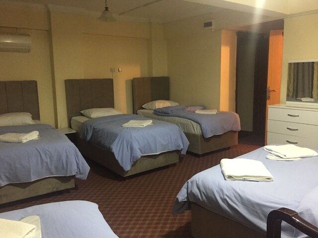 イスタンブール パリ ホテル & ホステル