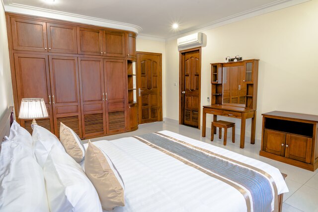 ハンプトン ホテル & アパートメント