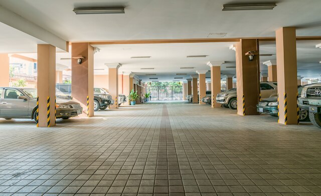 ハンプトン ホテル & アパートメント