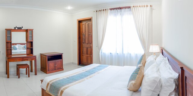 ハンプトン ホテル & アパートメント