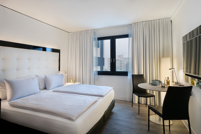 インサイド バイ メリア ハンブルク ハーフェン