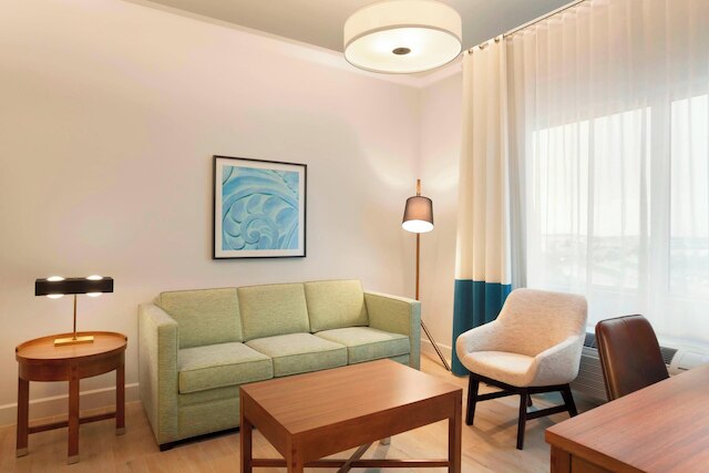 フォーポイントバイシェラトン マイアミ エアポート