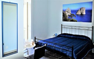 ナポリ ステーション B&B