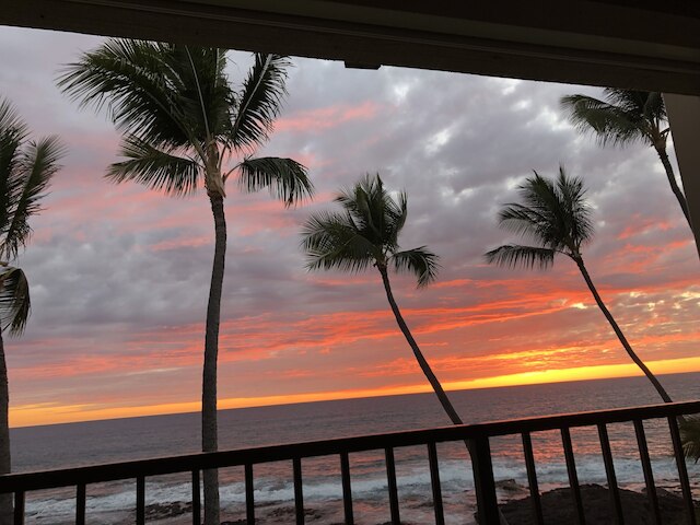 コナ バリ カイ 317 - オーシャンフロント 2 ベッドルーム コンド バイ レッドオーニング