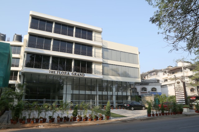 ザ フローラ グランド