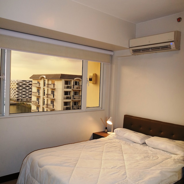 ソルマーレ パークスイーツ コンド アー アス