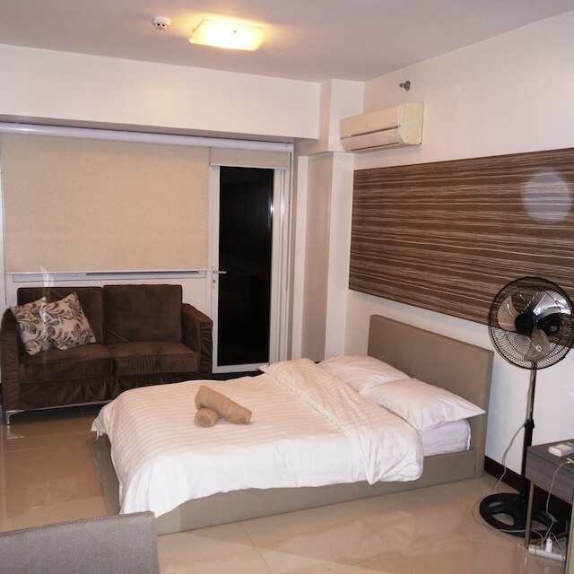 ソルマーレ パークスイーツ コンド アー アス