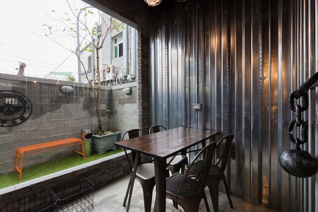 ピース プリズン カフェ イン (和平公獄)