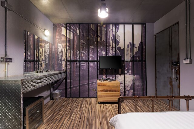 ピース プリズン カフェ イン (和平公獄)