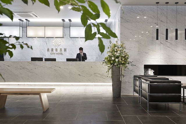 アーバン シティ ホテル