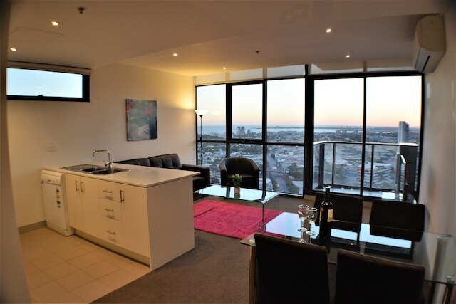 ロイヤル ステイズ アパートメンツ クラレンドン ストリート