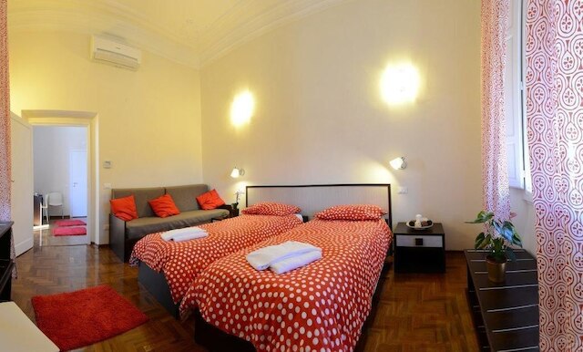 B&B レディー フローレンス