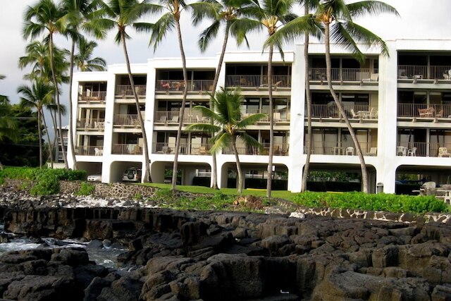 コナ バリ カイ 223 - オーシャンフロント 2 ベッドルーム コンド バイ レッドオーニング