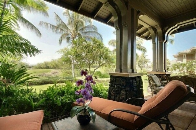 クララニ アット マウナ ラニ #405 3 ベッドルーム タウンハウス バイ レッドオーニング