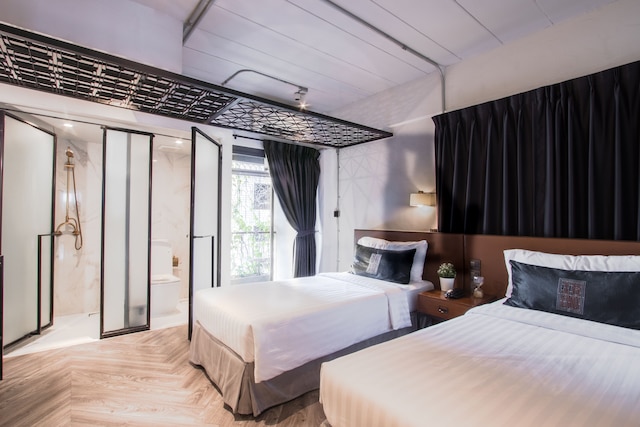 アイアン ホテル