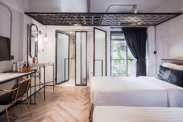 アイアン ホテル