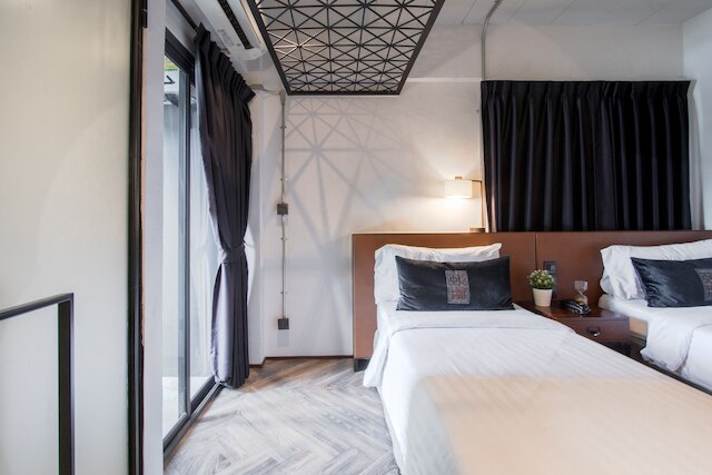 アイアン ホテル