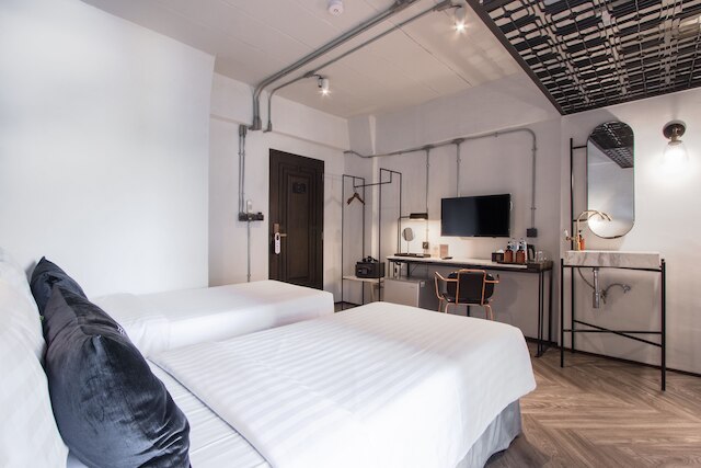 アイアン ホテル