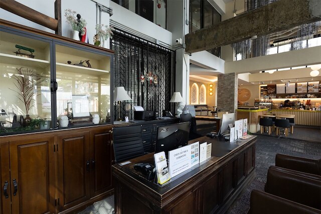 アイアン ホテル