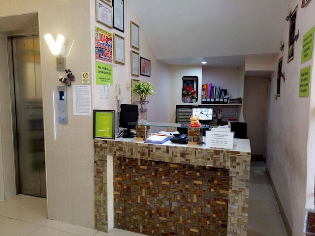 メアコ ロイヤル ホテル - タイタイ