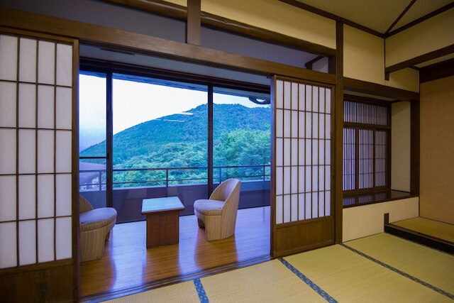 由布院温泉 ゆふいん 七色の風