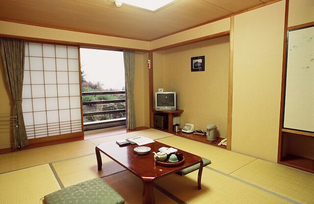 由布院温泉 ゆふいん 七色の風