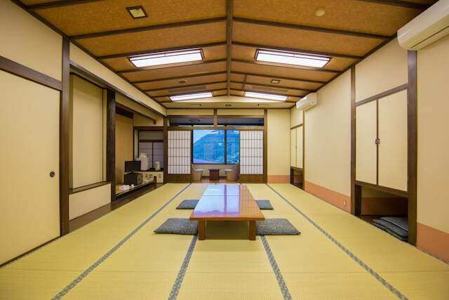 由布院温泉 ゆふいん 七色の風