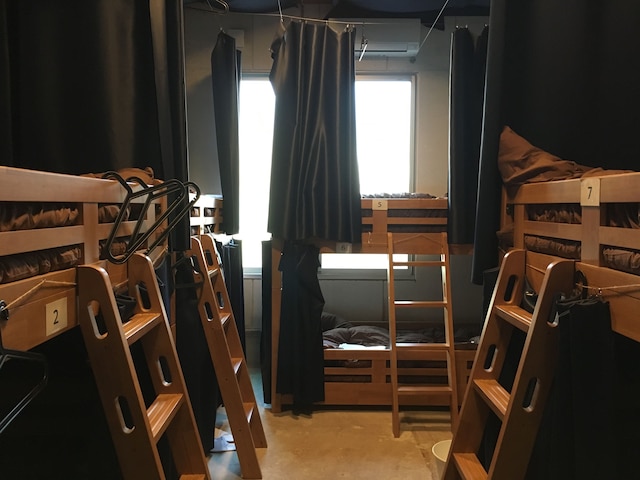 fan! –ABURATSU- Sports Bar & HOSTEL