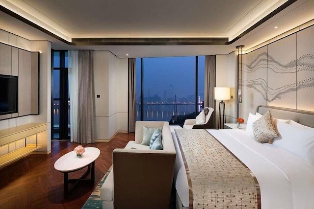 ハワード ジョンソン ヨット クラブ ホテル