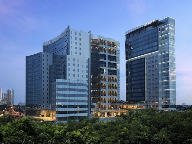 ノボテル サマトール スラバヤ ティムール