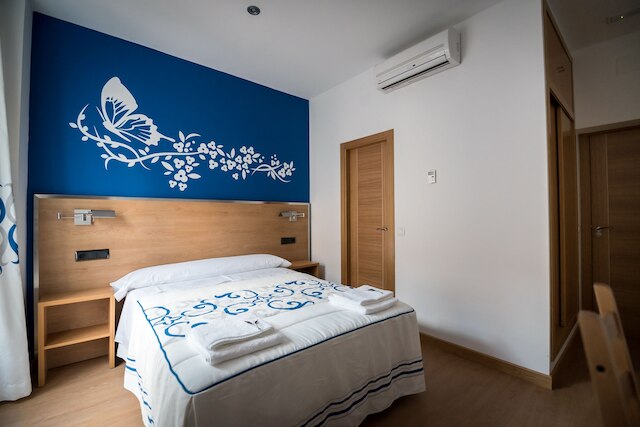 ホスタル カラセド