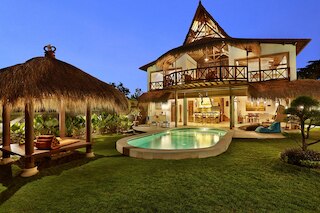 ブリージー ポイント ヴィラズ