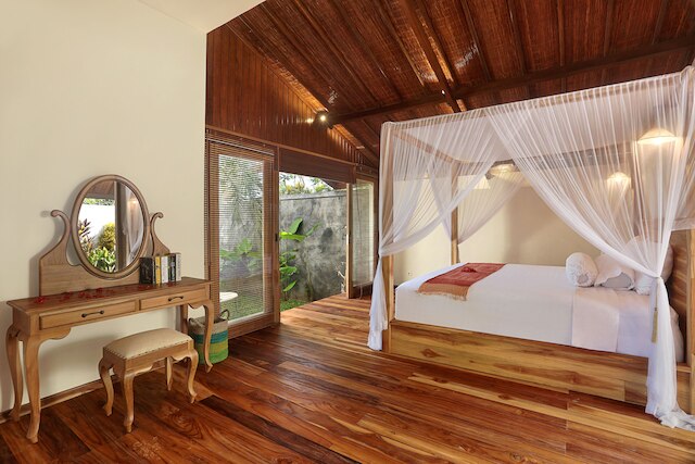 ブリージー ポイント ヴィラズ