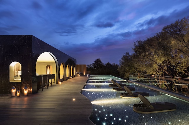 クロス チンマイ リバーサイド