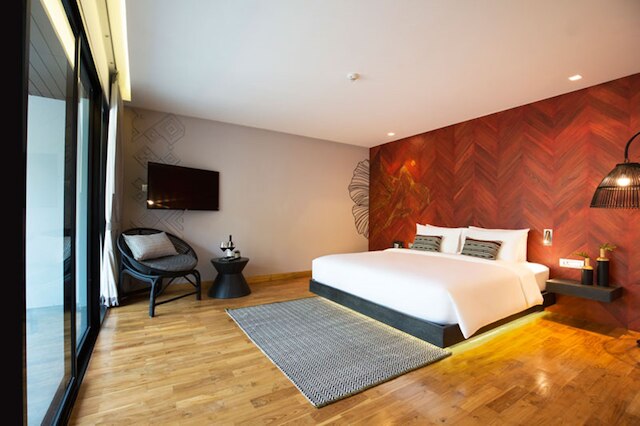 クロス チンマイ リバーサイド