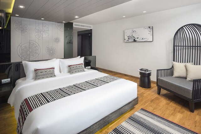 クロス チンマイ リバーサイド