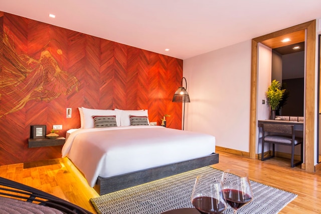 クロス チンマイ リバーサイド