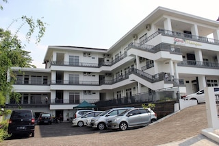 セトラ プリアンガン ゲストハウス