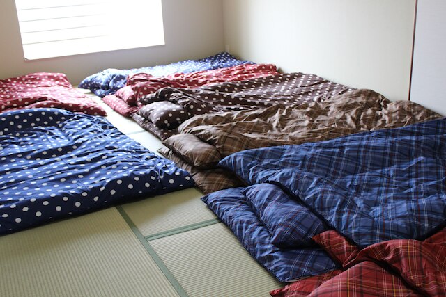 宿カフェ ベッド＆ブレックファースト チェルシーズ レインボウ