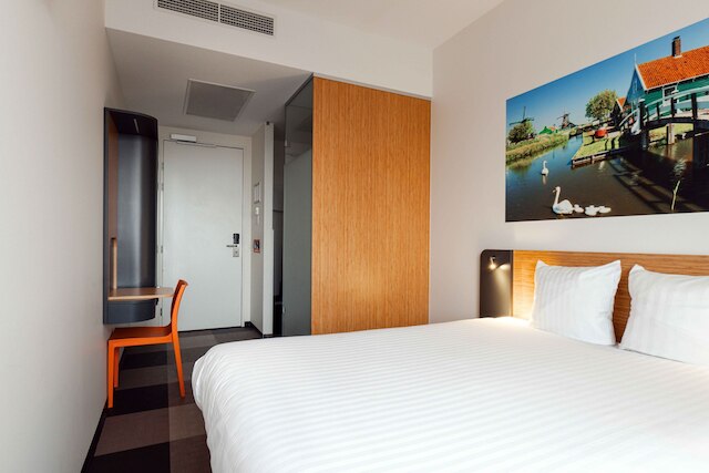 イージーホテル アムステルダム ザーンダム