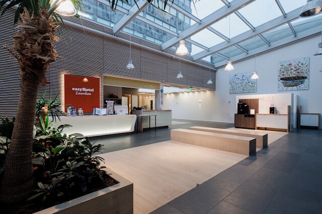 イージーホテル アムステルダム ザーンダム