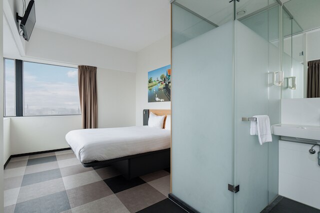 イージーホテル アムステルダム ザーンダム