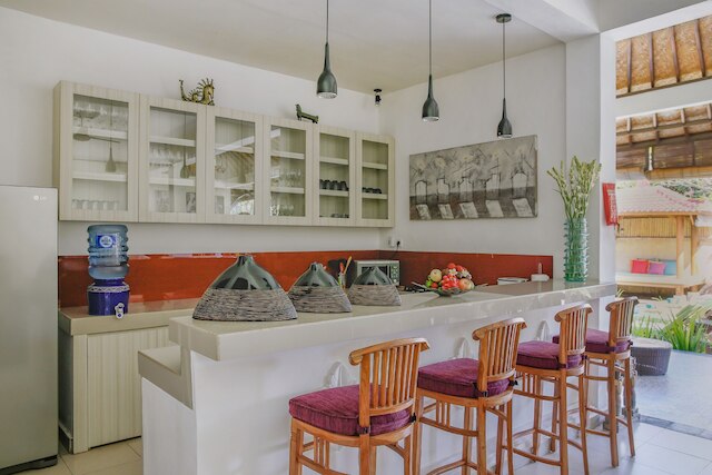 ヴィラ バリ キャビア