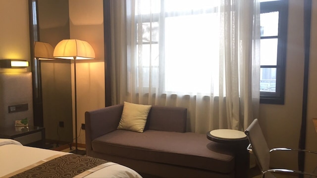 ランティン ロンウィン ホテル武漢 (武汉蓝天龙韵大饭店)