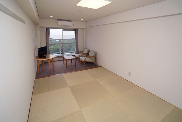 TOBI hostel and apartments