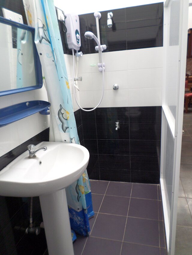 レオズ ホーム ステイ