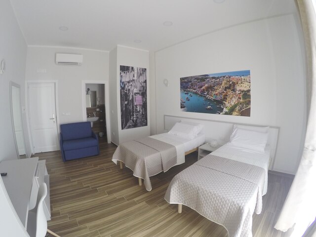 ルームズ スタツィオーネ チェントラーレ