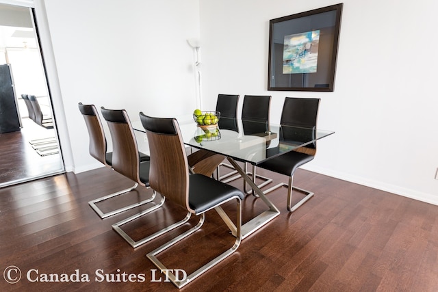 カナダ スイーツ - 832 ベイ ストリート