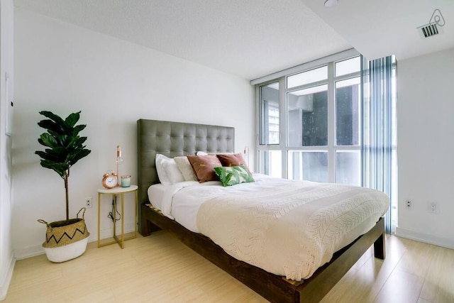 シティ コンド バイ ロジャース センター